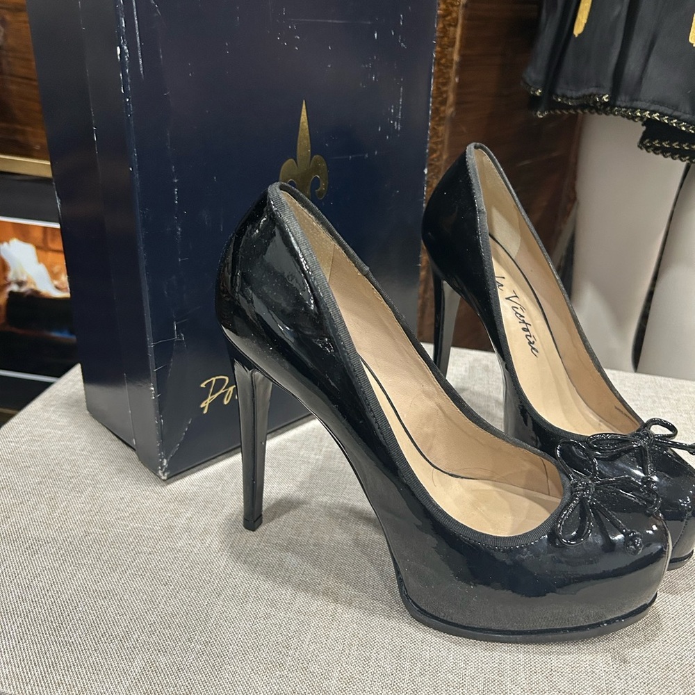 Pour La Victoire Black Patent Leather Heels